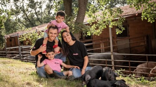 FAMÍLIA DPAGÈS PORC ECOLÒGIC
