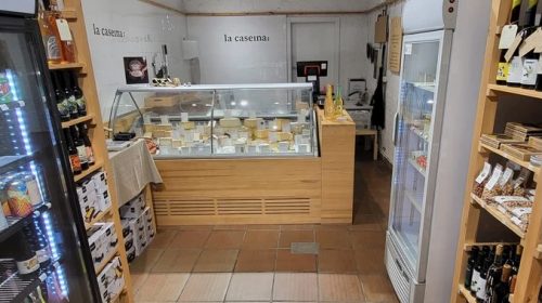 Botiga de la Caseïna a Vic.